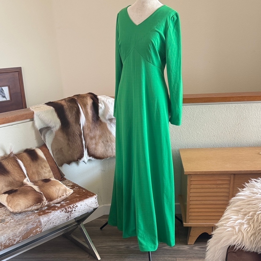 Vintage long sleeve classic Green Maxi Dress